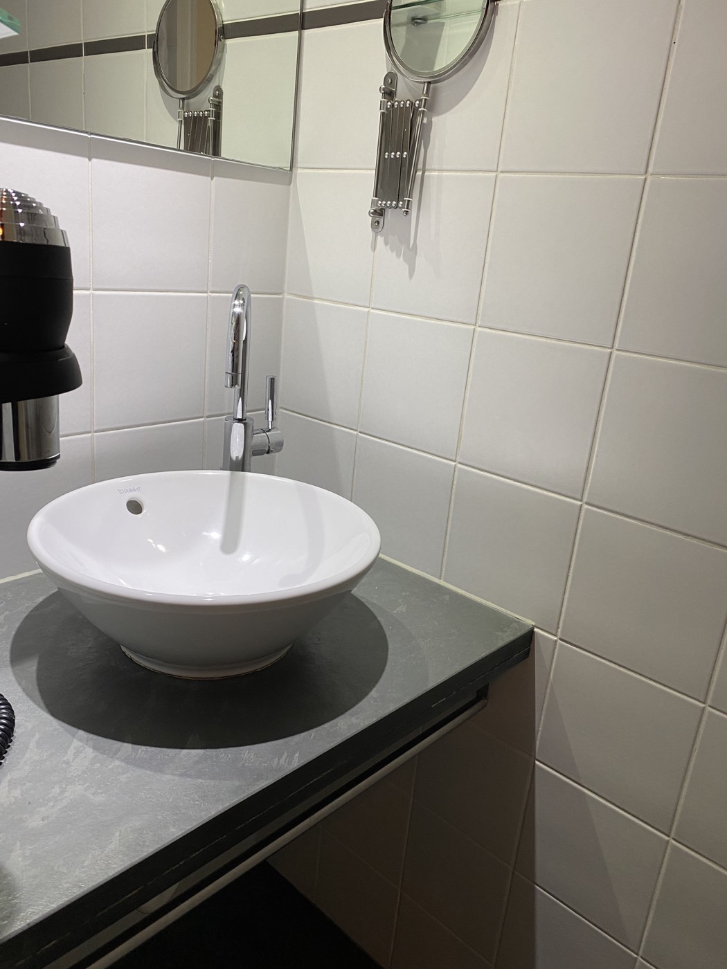 Sink in the bathroom of the Sultan Room